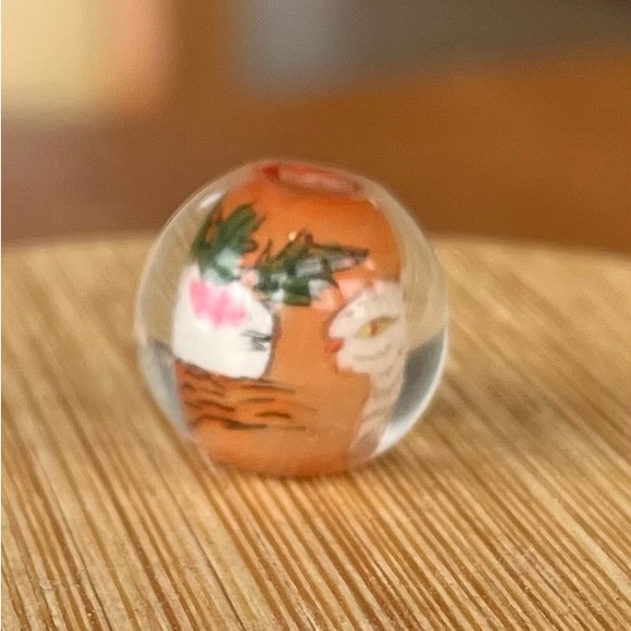 Reverse painted glass, bead, half inch diameter with white bunny in the garden - Picture 6 of 13